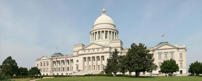 1024px-Arkansas_State_Capitol-2