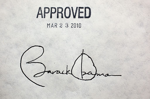 512px-Obama_healthcare_signature