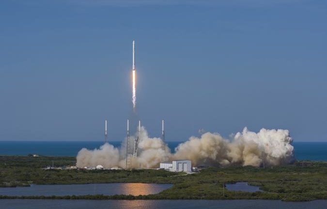 0422spacex01