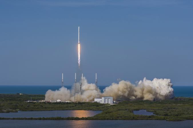 0422spacex01