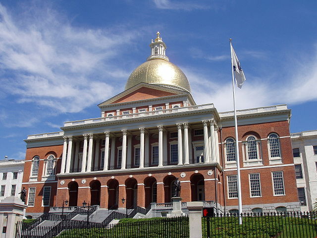 640px-Massachusetts_State_House,_Boston,_Massachusetts_-_oblique_frontal_view