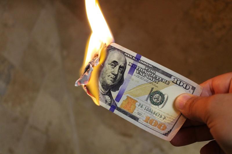 Burning-money-2113914_960_720