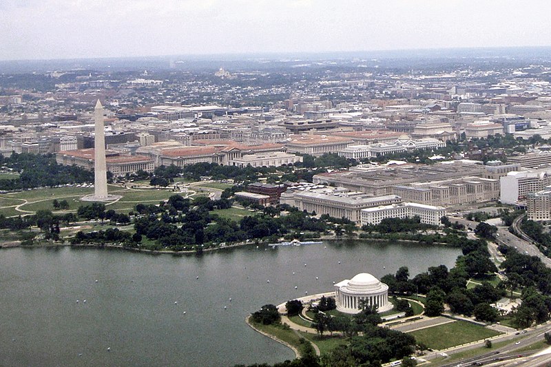 800px-Aerial_view_Washington_DC_(37601307584)